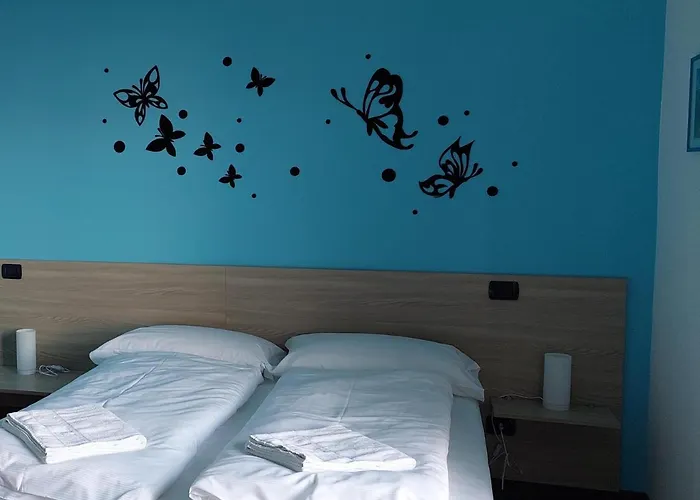 Eden فندق مبيت وإفطار 4*