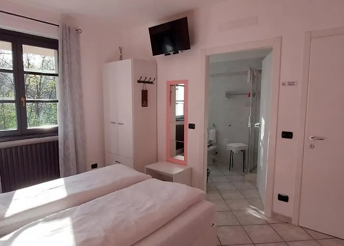 Oda ve Kahvaltı Eden Colico